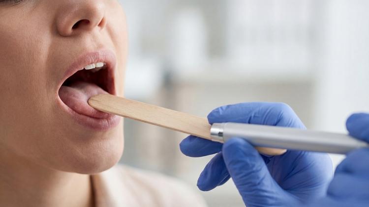 Prognóstico de câncer oral baseado em marcadores imuno-histoquímicos da TEM