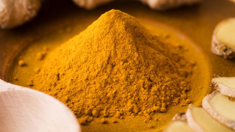 Anvisa limita dose de cúrcuma em suplementos e exige alerta sobre risco hepático
