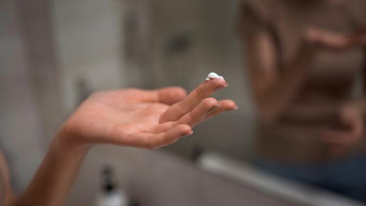 Corticosteroides tópicos na dermatite actínica: guia prático MASCC 2026