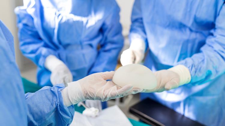 Infecção de prótese mamária: quando preservar o implante?